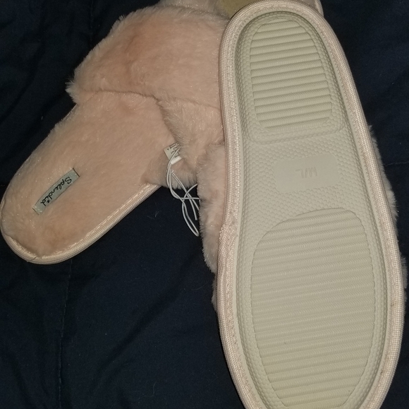 Splendid. Soft fuzzy sleepers. Size M/L. Color: Soft pink. New. - Picture 3 of 6